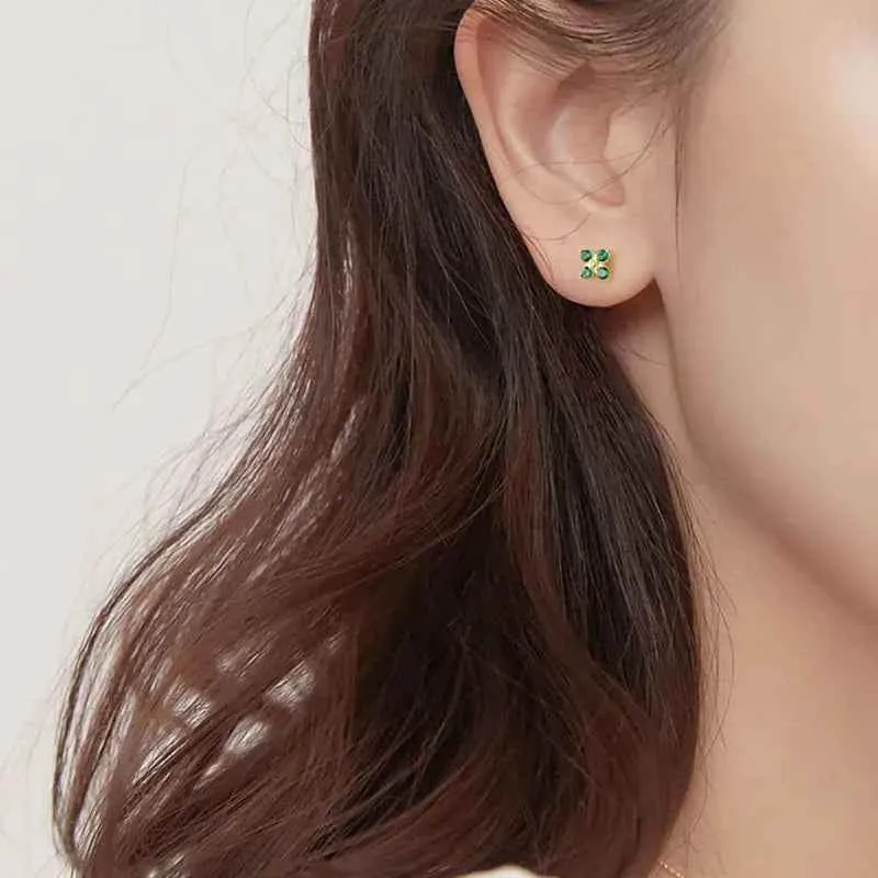 925 Sterling Silver Stud Earrings Charm Jewelry - Green Zircon Flower - Xm241