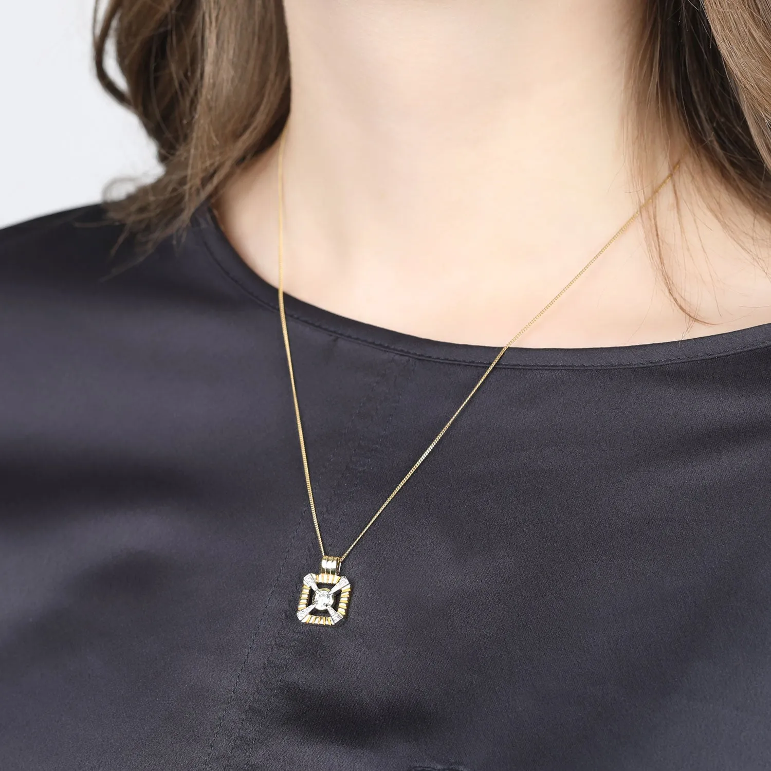 Eleanor Gold Necklace