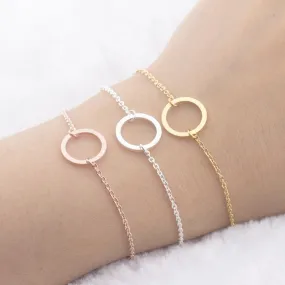Gentle Circle Charm Bracelet