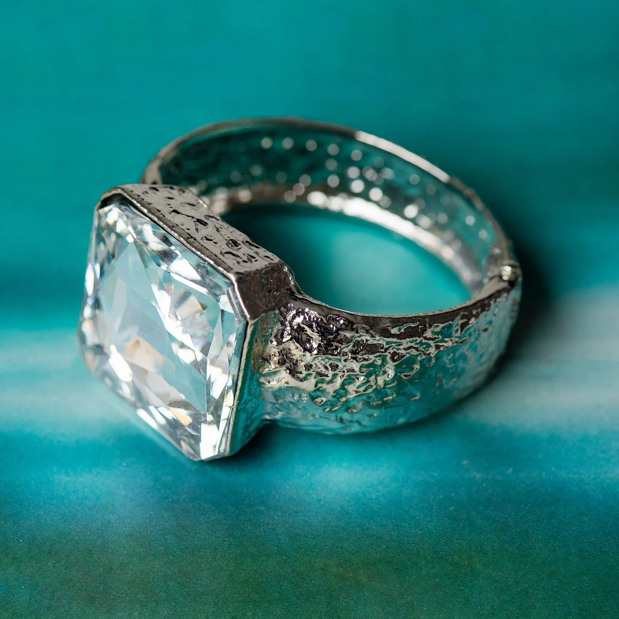 GLEAMING GLAMOUR STATEMENT CUFF