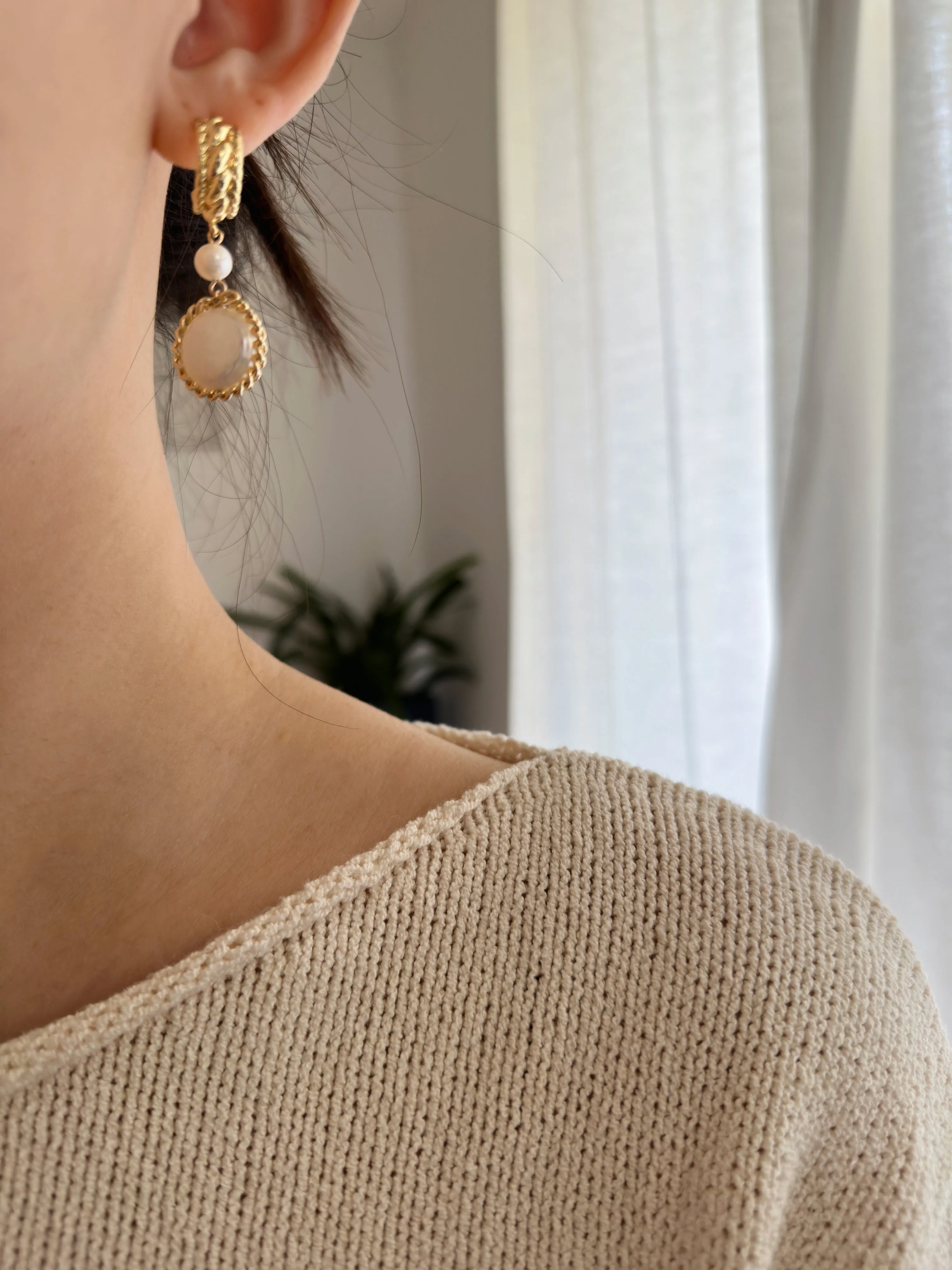 Natural Coin Pearl Hanging Earrings