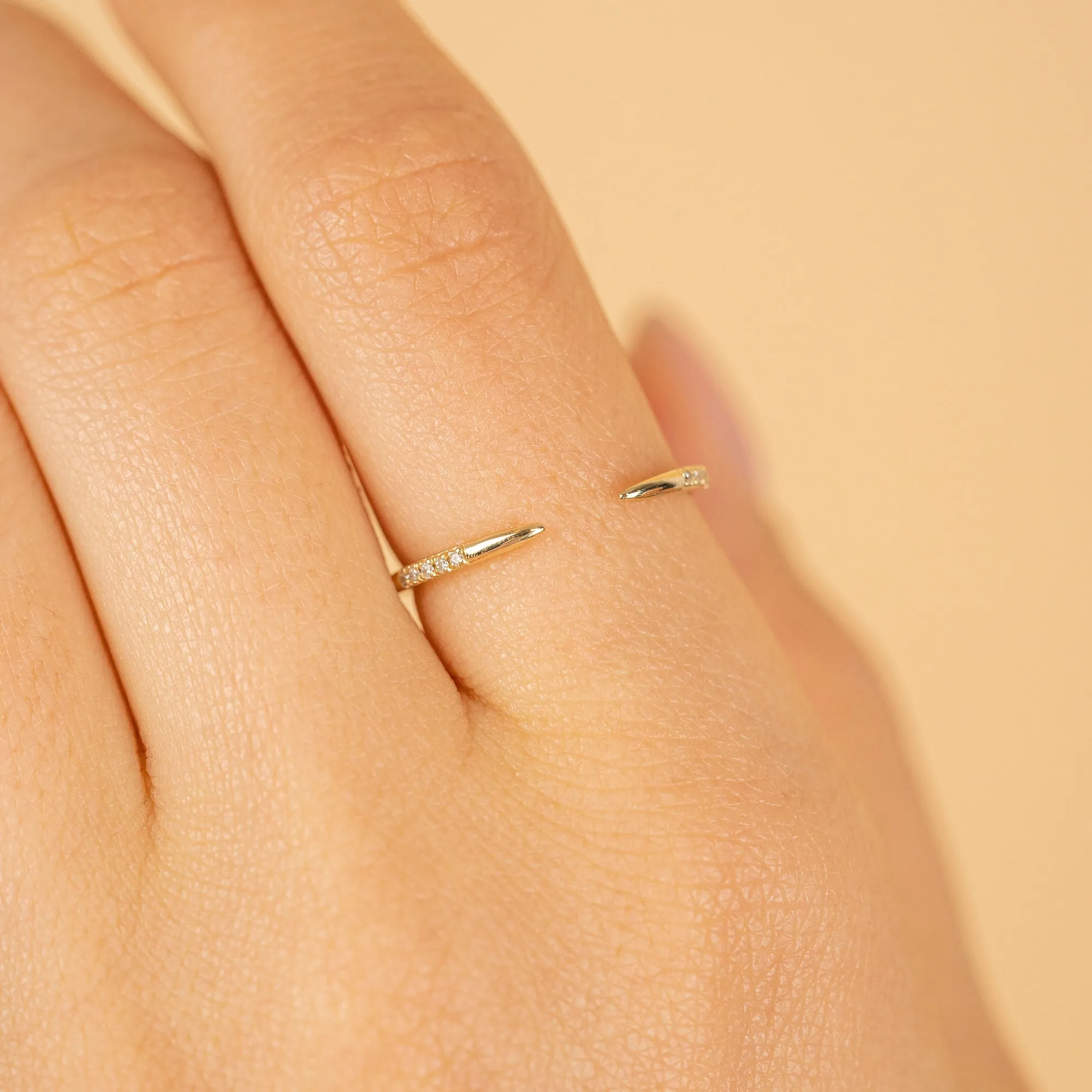 Natural Diamond Claw Ring, Alma